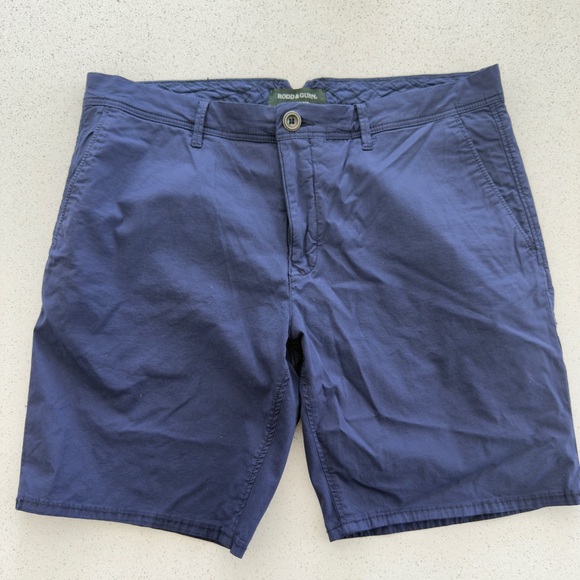 Rodd & Gunn Men's Navy Flat Front Shorts - Picture 1 of 1